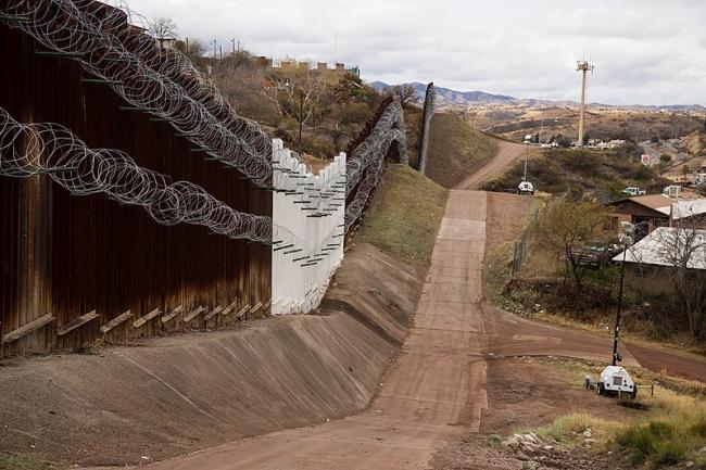 Mexico border near Nogales, AZ, February 4, 2019. (Photo by Robert Bushell/Wikimedia)