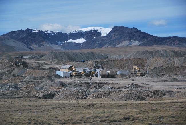 An informal mine, with Ananea glacier in the background. (Heather Williams)