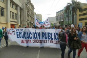 Chilean Students Struggle to Deepen Educational Reforms