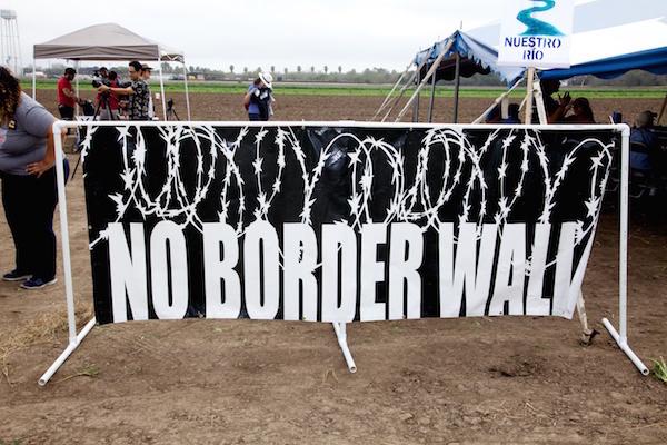 A protest at the Santa Ana Bay Wildlife Refuge on the Texas-Mexico border on January 27, 2018. (Photo by Alan Pogue) 