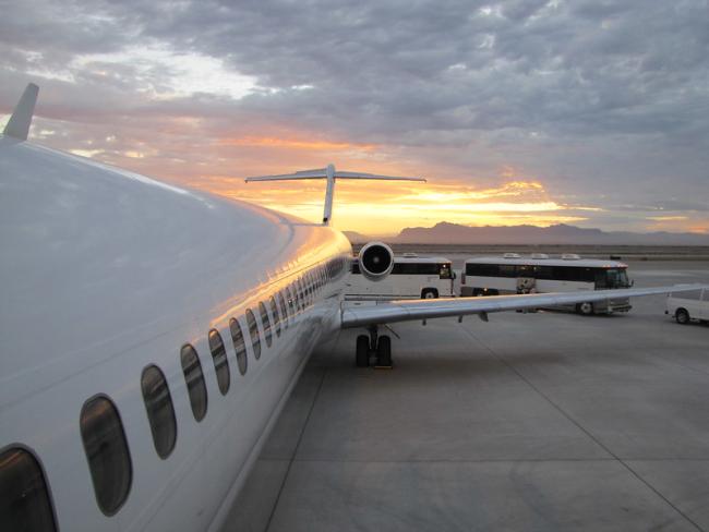 A U.S. government charter flight bound for Guatemala City prepares to take off from Phoenix-Mesa Gateway Airport (Photo: Fronteras Desk, Flickr).