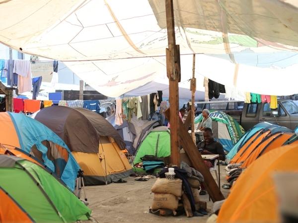 Haitian migrants waiting at the border in Tijuana in November 2016 (Magali Gauthier/USC Annenberg Media)