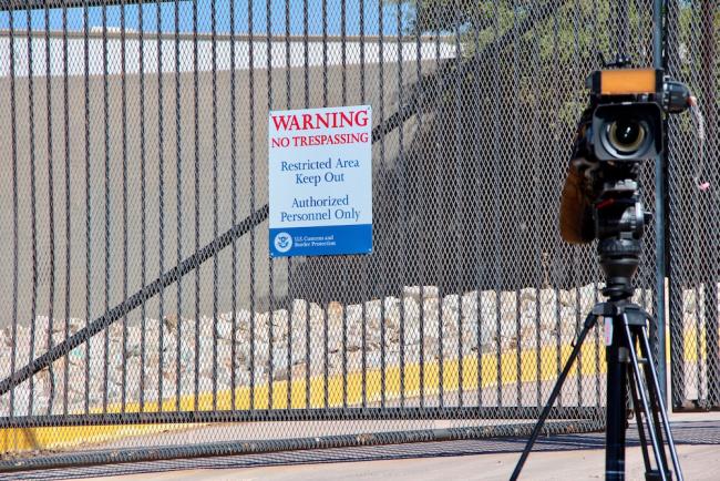 Outside the detention center in Nogales where Central American children were held in June 2014. (Photo by Molly Molloy)