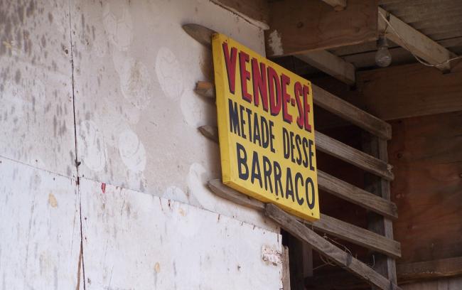 Barraca a la venta en la favela Rio das Pedras en 2007 (Foto por Rafael Soares Gonc?alves)