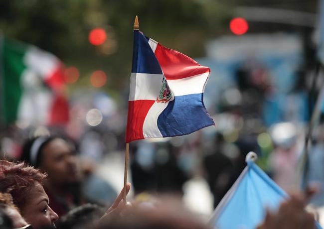 Dominican Republic flag at the Hispanic Day Parade in New York, 2007 (Photo by Paul Stein/Flickr)