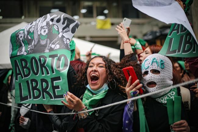 Demonstrators celebrate the verdict legalizing abortion up to 24 weeks (Daniela Díaz Rangel)