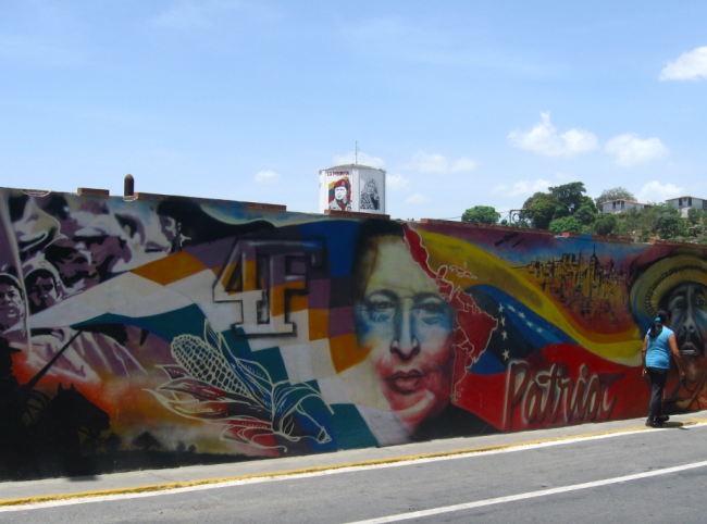 A mural in the 23 de Enero neighbourhood on the road leading to Chávez's mausoleum in Caracas, Venezuela, June 2014. (NACLA)