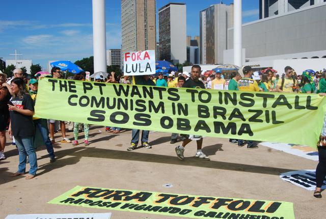 Anti-government protesters in Brasília on Sunday (Bryan Pitts)