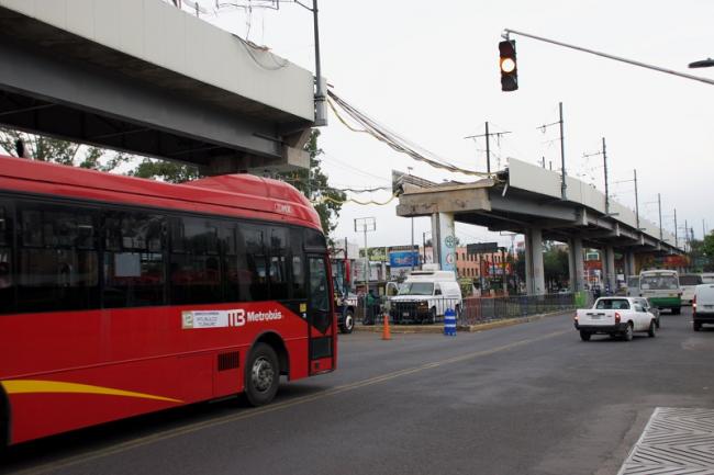 Residents of the neighborhood now rely on alternative forms of transportation with the Metro out of operation. (Sam Law)