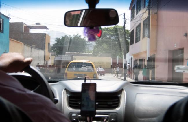 Un conductor de Uber en Lima, Peru (Photo by Kuruman / Flickr)