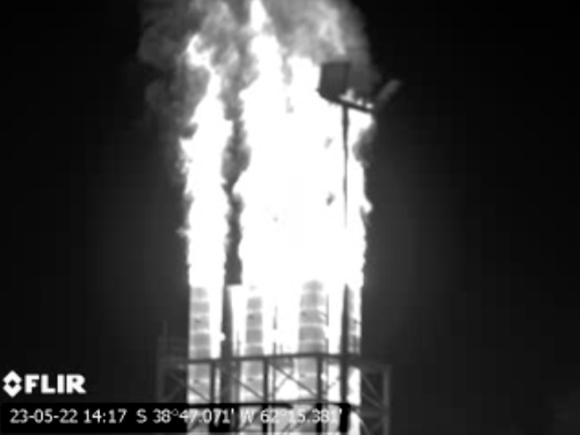 Optical gas images show plumes of methane and volatile organic compounds being emitted from the stacks of a thermoelectric power plant in Ingeniero White. (Patricia Rodríguez / Earthworks)