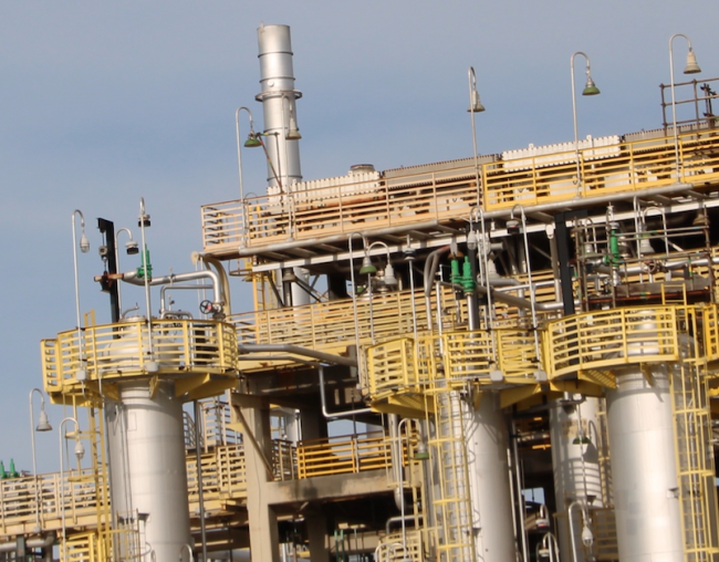 Exhaust stacks at the Potiguar refinery, acquired by 3R from Petrobras, seen with the naked eye during a 2023 site visit. (Patricia Rodriguez / Earthworks) 