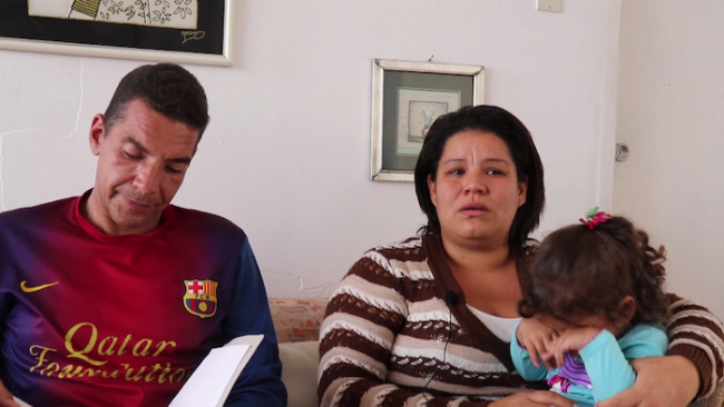 Jorge Tarazona y Adrién Medina con su hija. (Foto por Kevin Young)