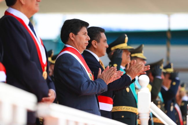 Pedro Castillo lideró la ceremonia por el Día de la Policía Nacional del Perú durante su último día en funciones, el 6 de diciembre del 2022. (Presidencia Perú / CC BY-NC-SA 2.0)