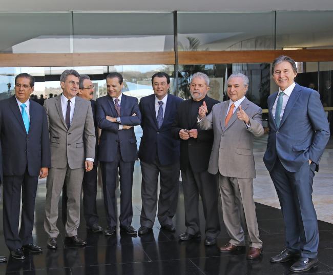 Lula (third from right) in a meeting with then-Vice President Michel Temer (second from right) and members of the cabinet (Instituto Lula)