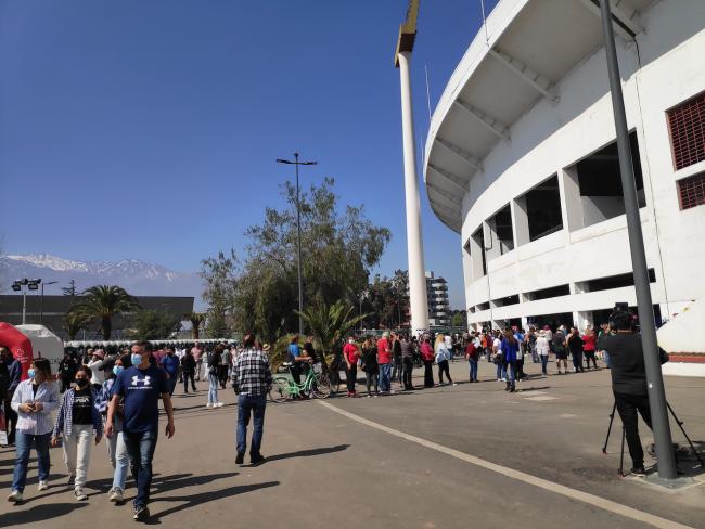 Chileans cast their vote on the draft constitution at the national stadium in Santiago on September 4 (Janitoalevic / CC0 1.0)