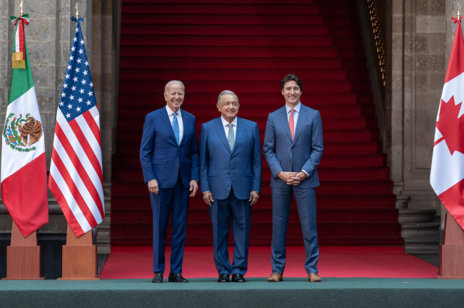 Joe Biden, Andrés Manuel López Obrador y Justin Trudeau en el cumbre de 