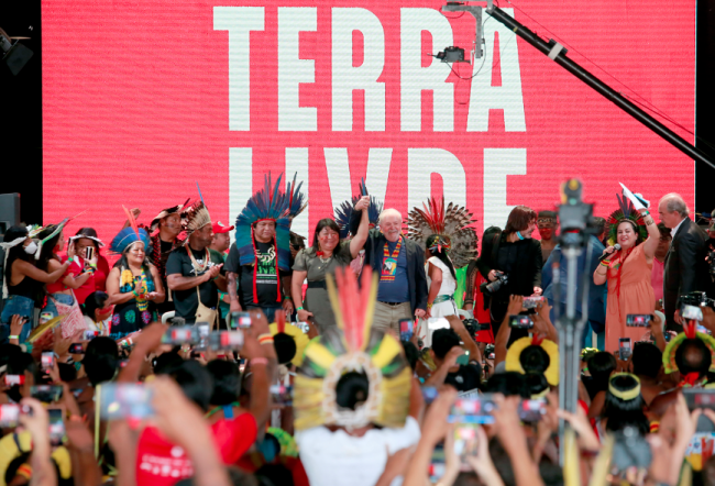 Lula esteve presente no 18º Acampamento Terra Livre, Brasília, 12 de abril 2022. (Richard Silva / PCdoB na Câmara / CC BY-NC 2.0)