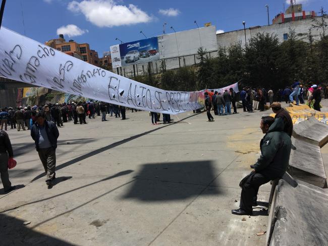 A banner in El Alto reads 