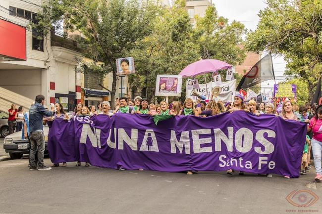 El movimiento Ni Una Menos en el Segundo Paro Internacional de Mujeres en Santa Fe, Argentina. (Wikimedia Commons/Belén Altamirano/CC BY-SA 4.0)